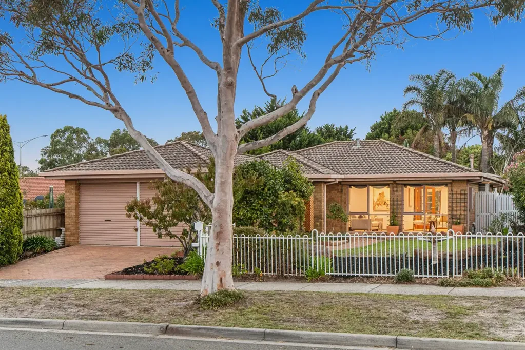4 Rowellyn Avenue, Carrum Downs, VIC 3201
