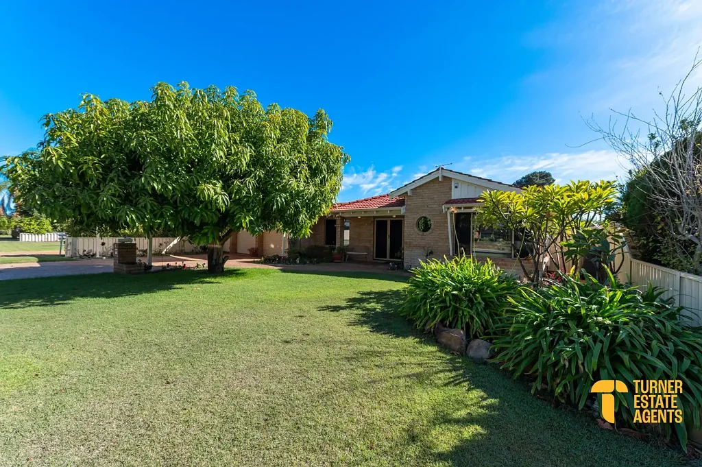 6 Embassy Court, Thornlie, WA 6108