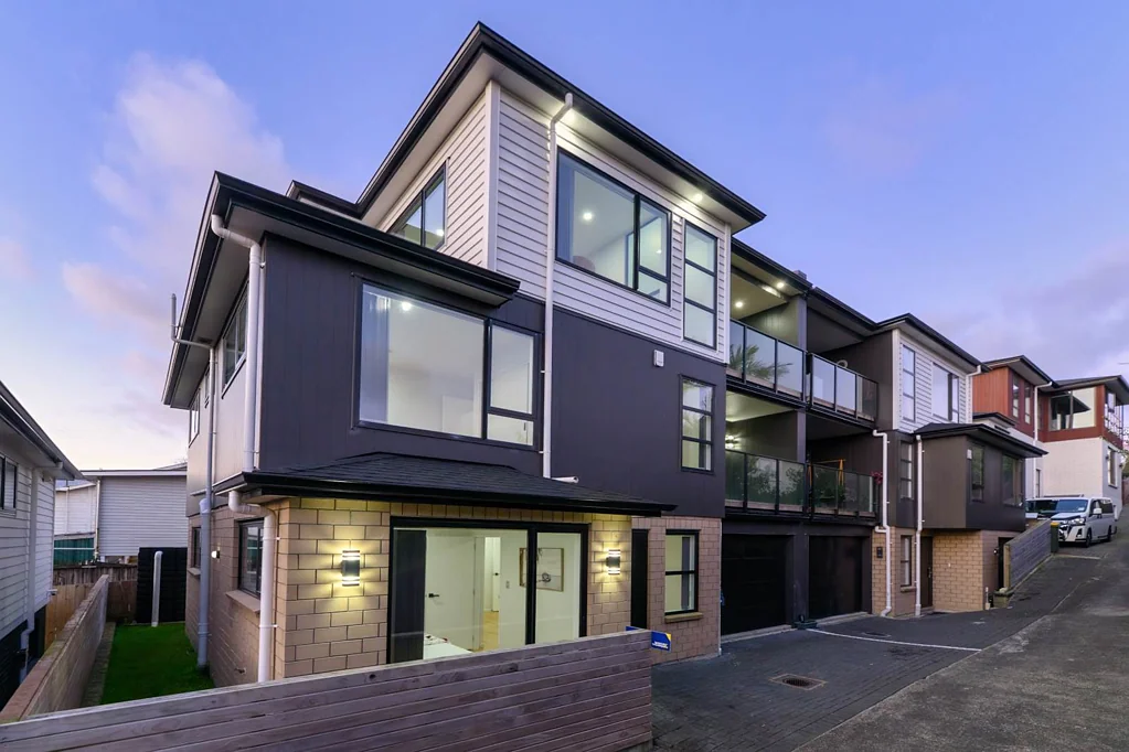 New Windsor 5બેડરૂમ MODERN FAMILY LIVING WITH ROOM TO GROW