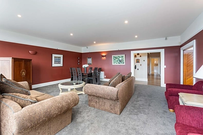 Inner City Stand Alone Quality Apartment