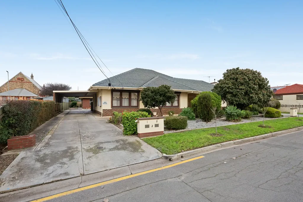 Campbelltown 7房  THREE DWELLINGS, ONE TITLE - Substantial Development Opportunity!