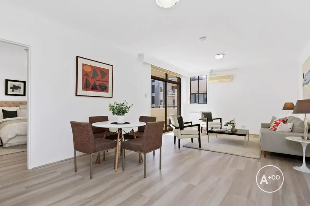 Sunny & Spacious One Bedroom Unit in the Tradewinds Building!
