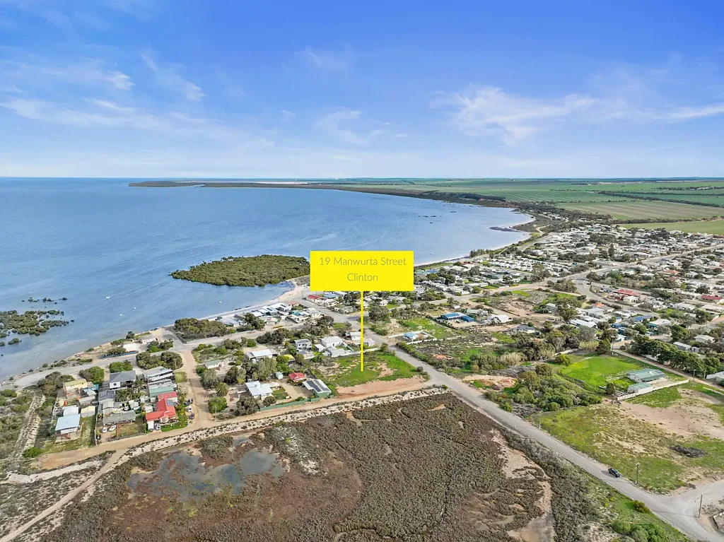 Clinton  Large Allotment Close To Beach