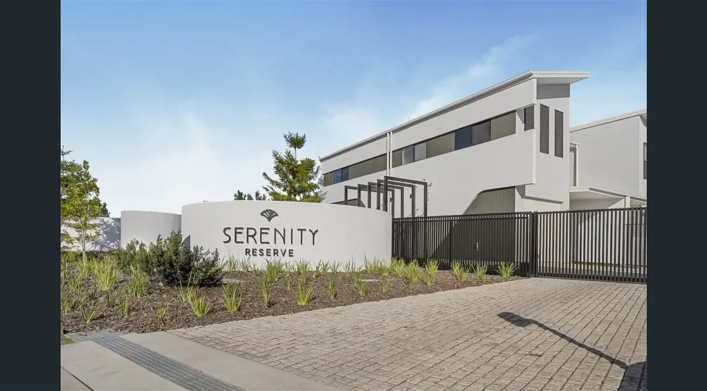 Stunning 4 Bedroom Townhouse in Helensvale!