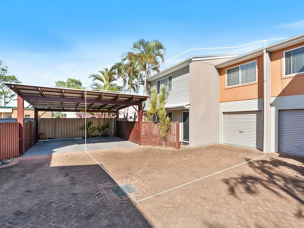 Bellara 3chambre CONVENIENT BELLARA TOWNHOUSE IN BOUTIQUE COMPLEX WITH PARKING FOR 2!
