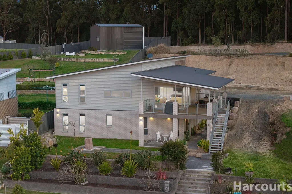 Fletcher 4 Bedroom Design the outdoors you've always wanted on a bumper ¾-acre block