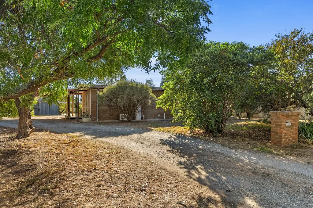 42 Station Street, Murchison, VIC 3610