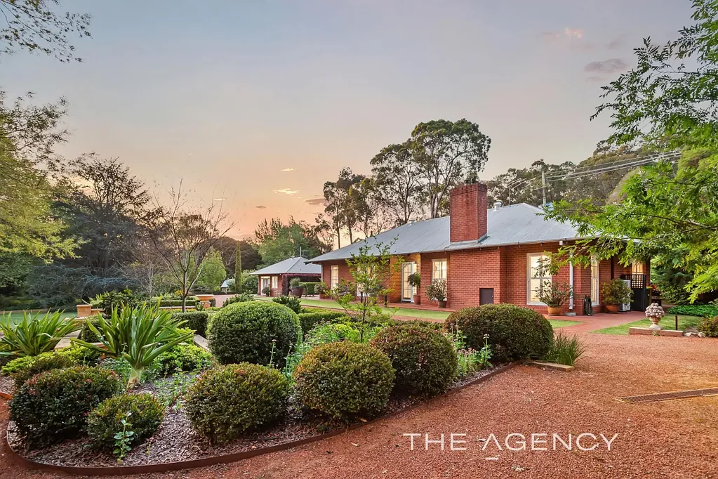 1190 Walker Street, Mundaring, WA 6073