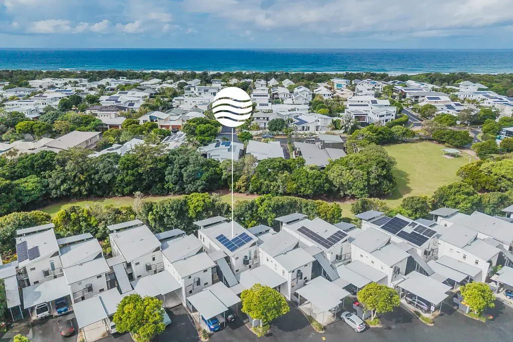 Casuarina 2غرفة نوم Renovated Coastal Unit - Metres from Casuarina Beach! - EOI closing 8th June 2026