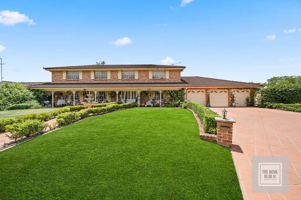 Bligh Park 6ห้องนอน The Storybook Manor - Commanding Family Home in Prestige Location.