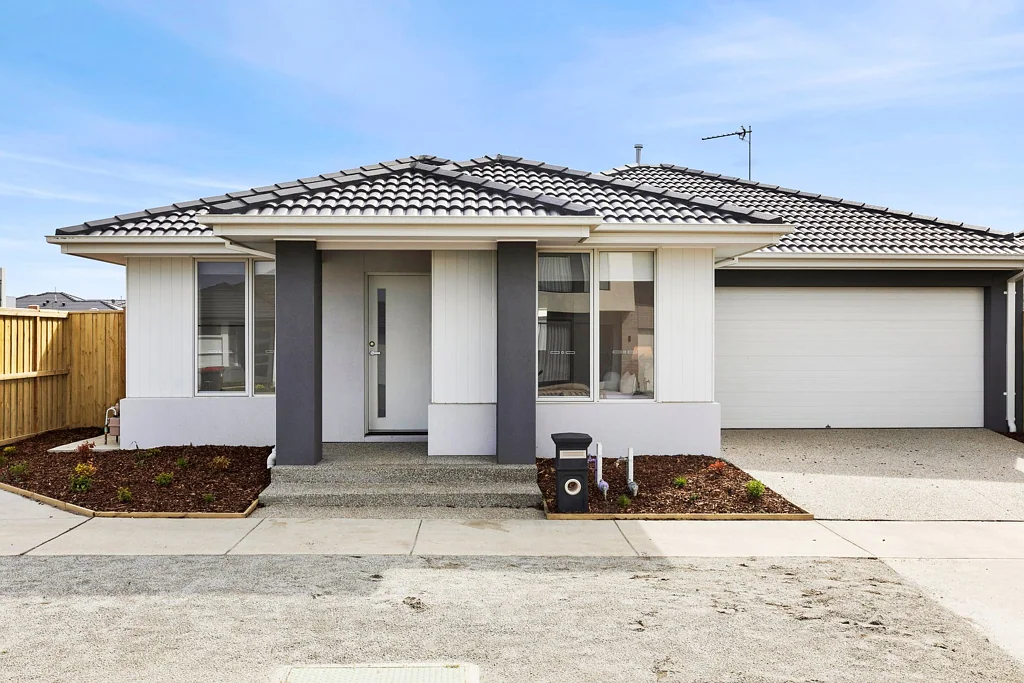 2 Cherry Street, Armstrong Creek, VIC 3217