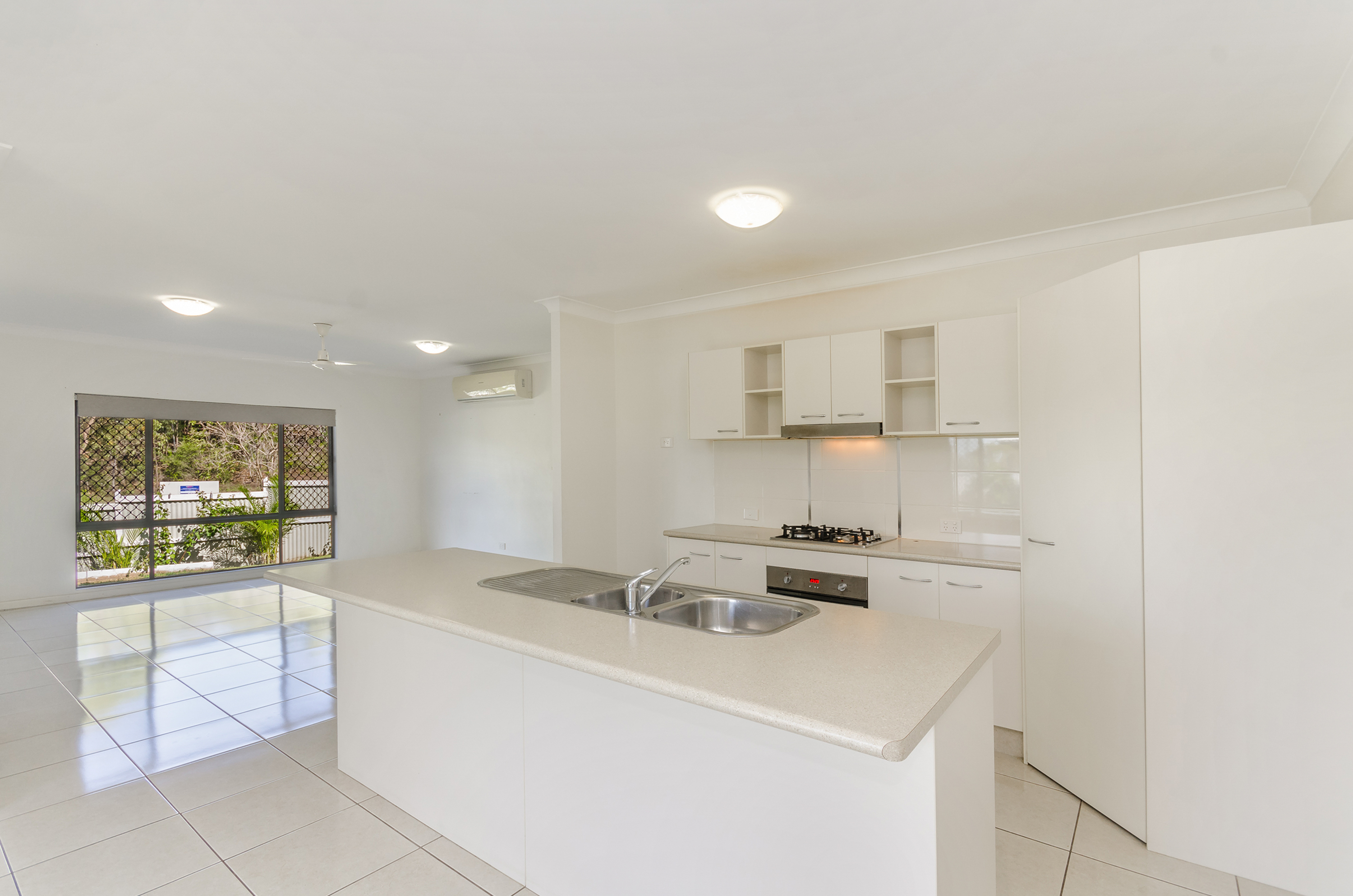 23 DEEDES CR, BUSHLAND BEACH QLD 4818, 0房, 0浴, House