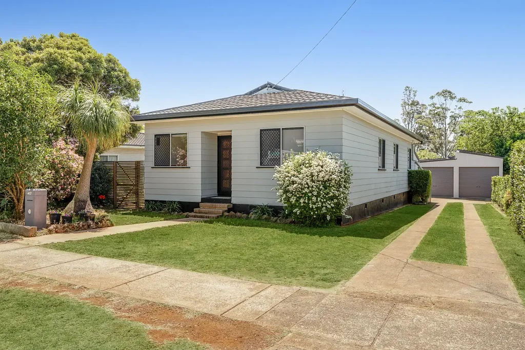 Harristown 4ਬੈੱਡਰੂਮ Freshly Painted & Ready to Move In - Unbeatable Value!