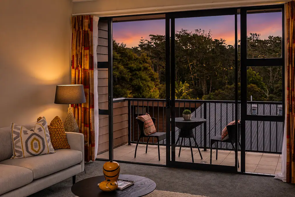 Albany 1房  Large 64 sqm Albany Unit. Two Undercover Carparks