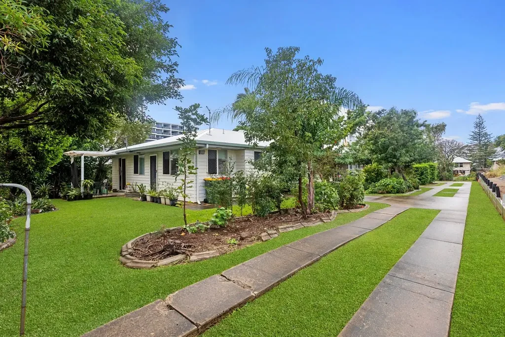 AVAILABLE SOON - 2 Bedroom Unit Close to the Bay | Short-Term Lease Only
