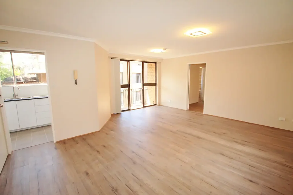 Spacious One bedroom unit with balcony and carspace**1st Open Inspection Saturday from 11.30-11.45 am**