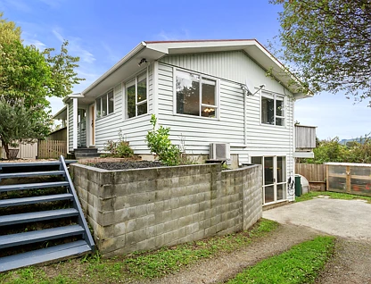 22 Castle Crescent, Stokes Valley, Lower Hutt City, 5房, 2浴, 独立屋