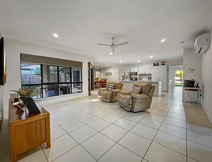35 Holland St, Wongaling Beach, QLD 4852, 5 ਕਮਰੇ, 2 ਬਾਥਰੂਮ, House