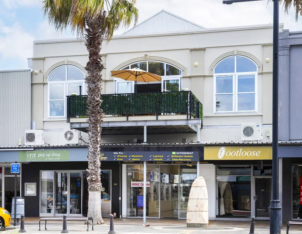 Gisborne 5chambre Landmark building with penthouse apartment