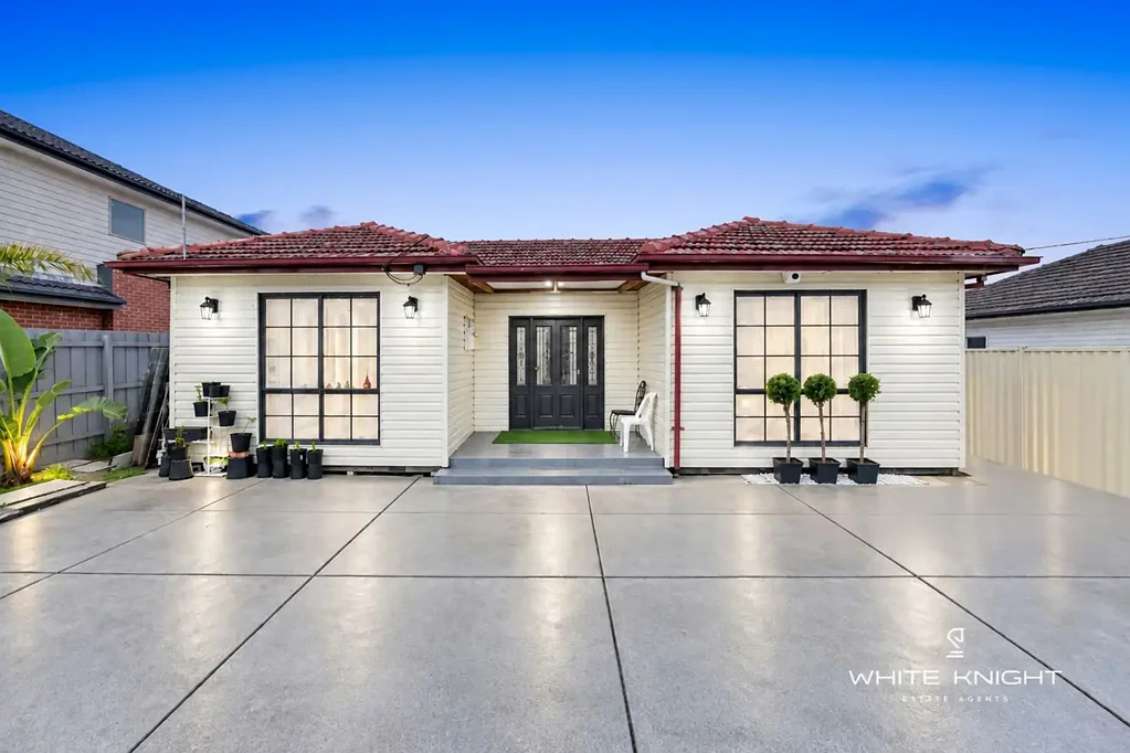 St Albans 7房 卓越的七卧室家庭住宅，占地约 745 平方米，具有开发潜力 Exceptional Seven-Bedroom Family Home on Approximately 745m² with Development Potential