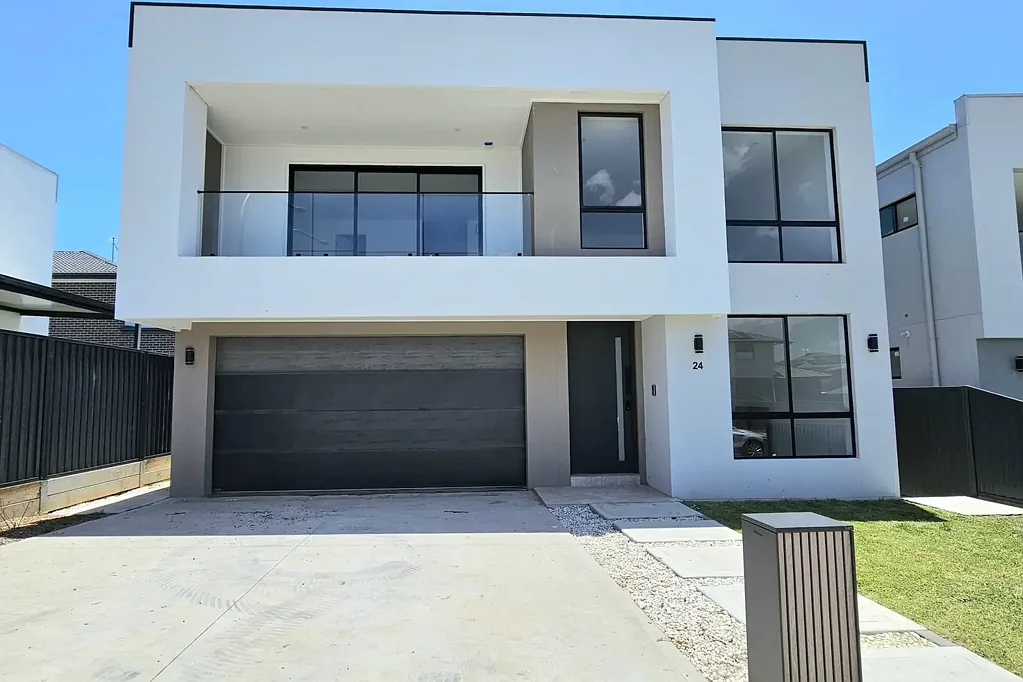 Stunning Luxury Home in the Core Location North Kellyville!