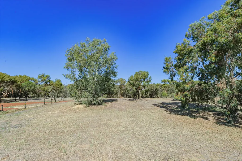 27 Riverside Outlook, Northam, WA 6401