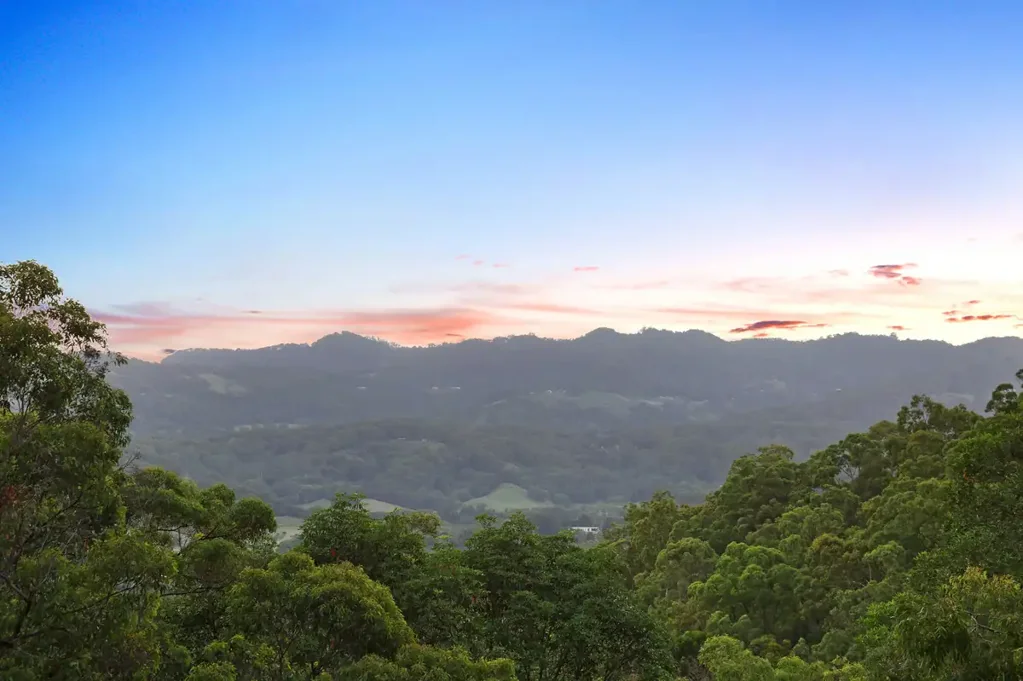 Tallebudgera 4房  Serene Sanctuary Steeped in Peace, Privacy, and Panoramas Views