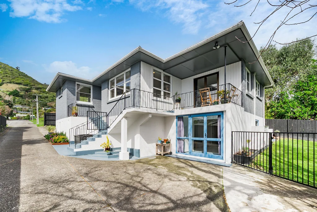 Waikanae 3 Bedroom Freehold and Ready to Go!