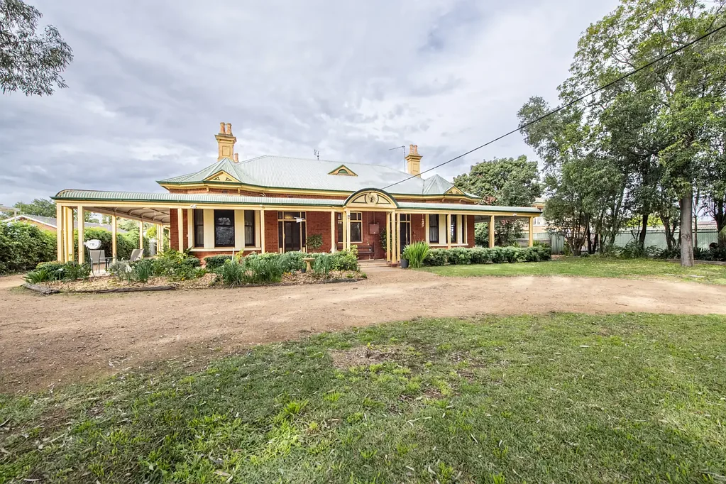 Dubbo 5침실 ‘Cardiff’ – A Landmark Federation Estate Near Dubbo CBD