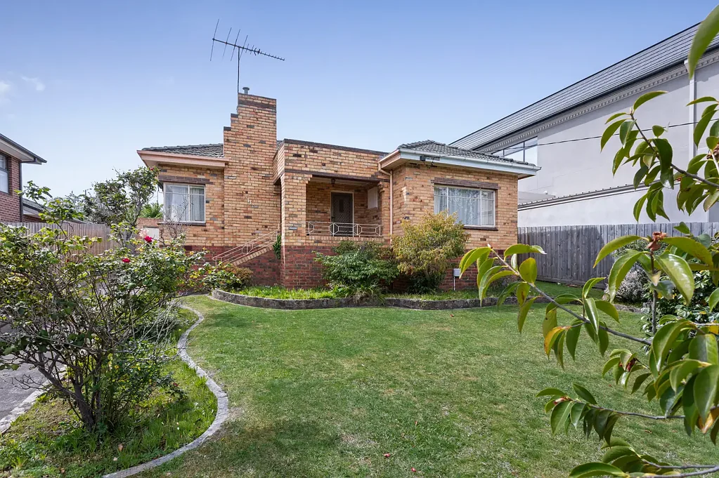 Balwyn North 3ਬੈੱਡਰੂਮ Prestige Balwyn High Zone Opportunity with Elevated Views