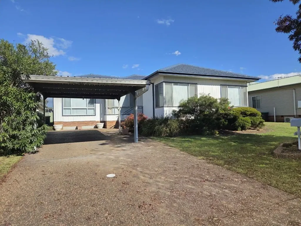 Muswellbrook 3部屋 THREE (3X) B/R FAMILY HOME WITHIN WALKING DISTANCE TO TWO PRIMARY SCHOOLS, SHOPS AND PARKLAND
