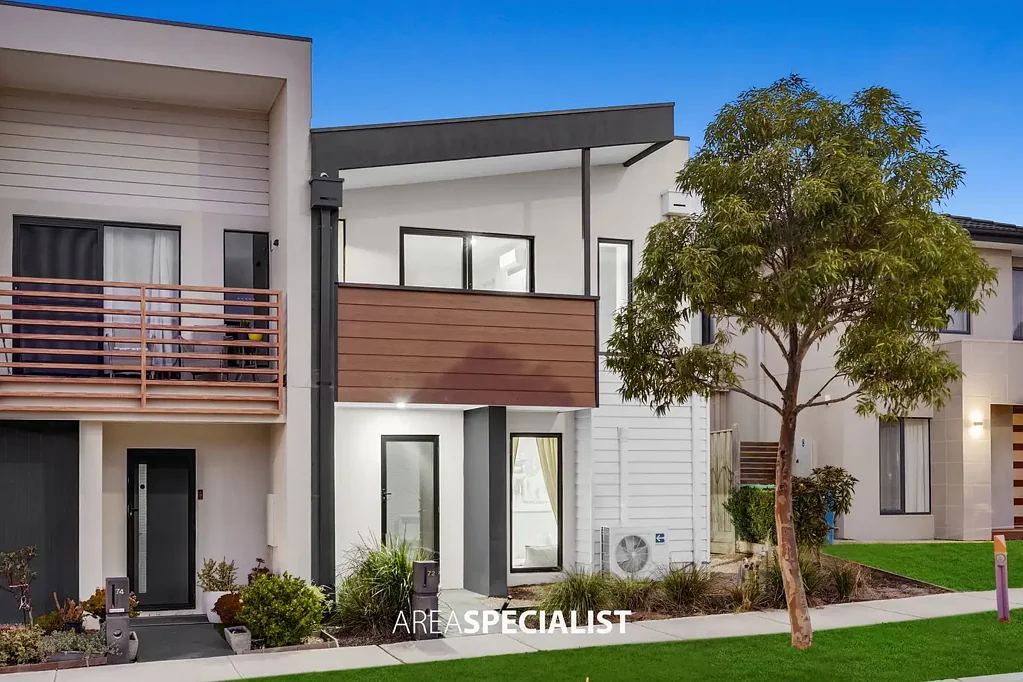 Clyde North 4房  Stylish Family Living in Prestigious CIRCA Estate | Modern Double-Storey Home with Balcony