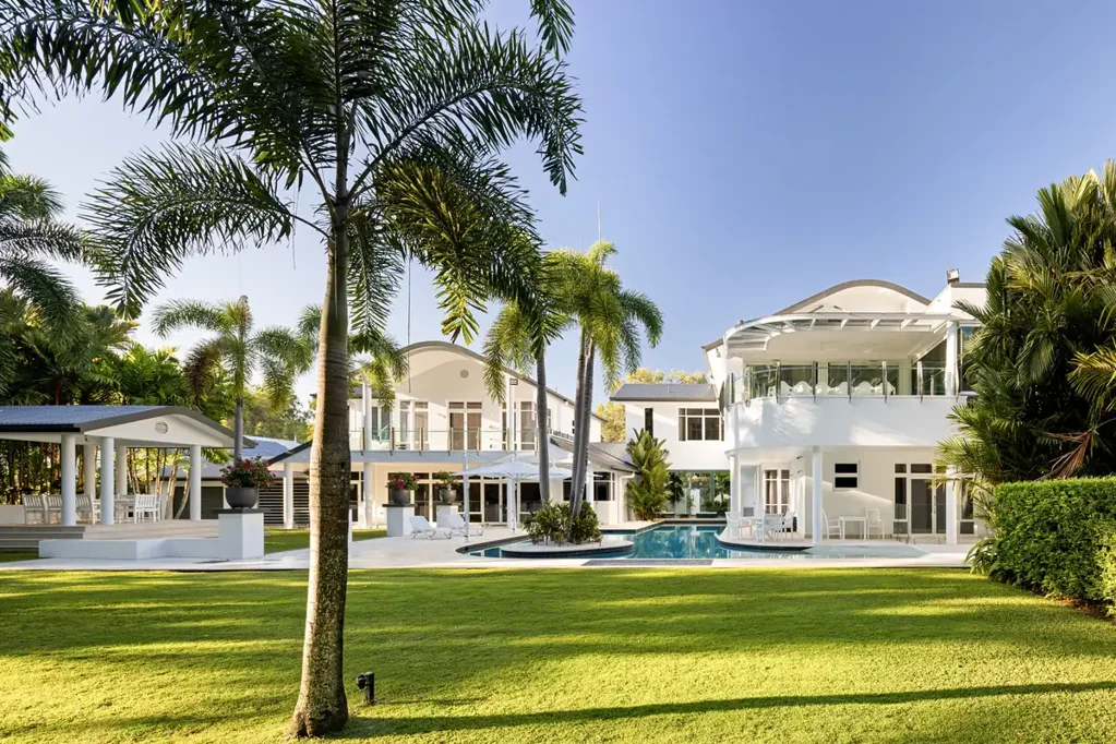 Kewarra Beach 8房  Luxury resort-style living in beachfront paradise