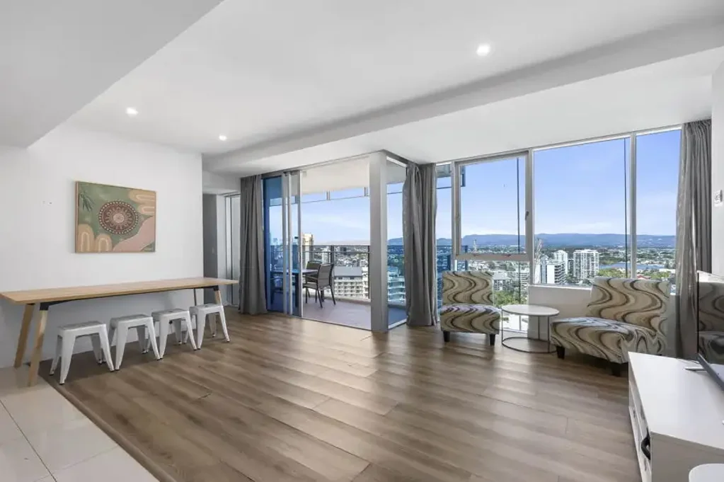 Surfers Paradise 1房  83m2 LUXURY APARTMENT - FIRST CLASS FACILITIES - FULLY FURNISHED