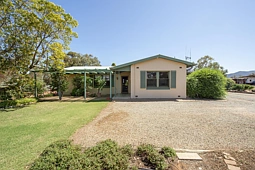 96 Oaks Road, Napperby