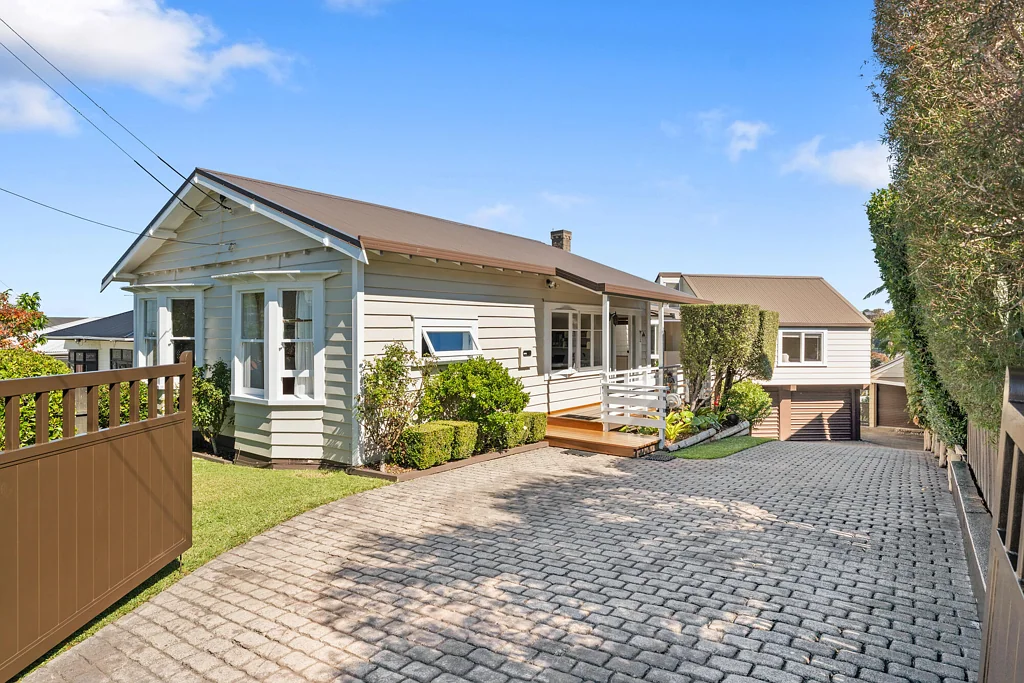 Remuera 4房 集阳光、地段与潜力于一身！1920年代经典平房，宁静私密，842㎡地块+MHS分区！ Aspect, position, and potential