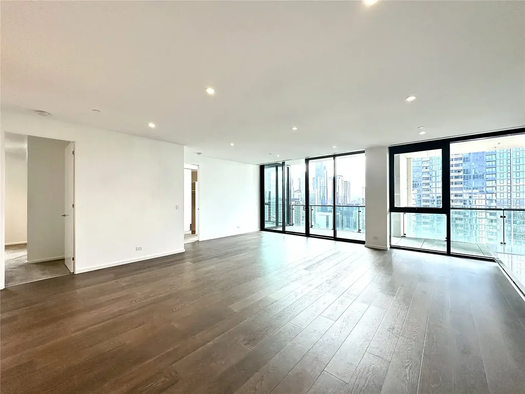 UNFURNISHED PREMIER THREE BEDROOM PENTHOUSE LOCATED IN MELBOURNE ONE - MELBOURNE CBD !!!