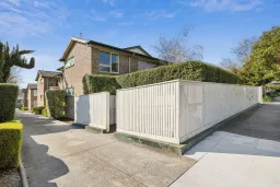 11/13 Churchill Avenue, Chadstone