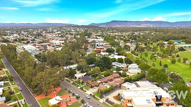 Seymour 4房  Rare High Street Opportunity - Secure It Before It's Gone