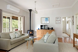 55 Hat Hill Road, Blackheath