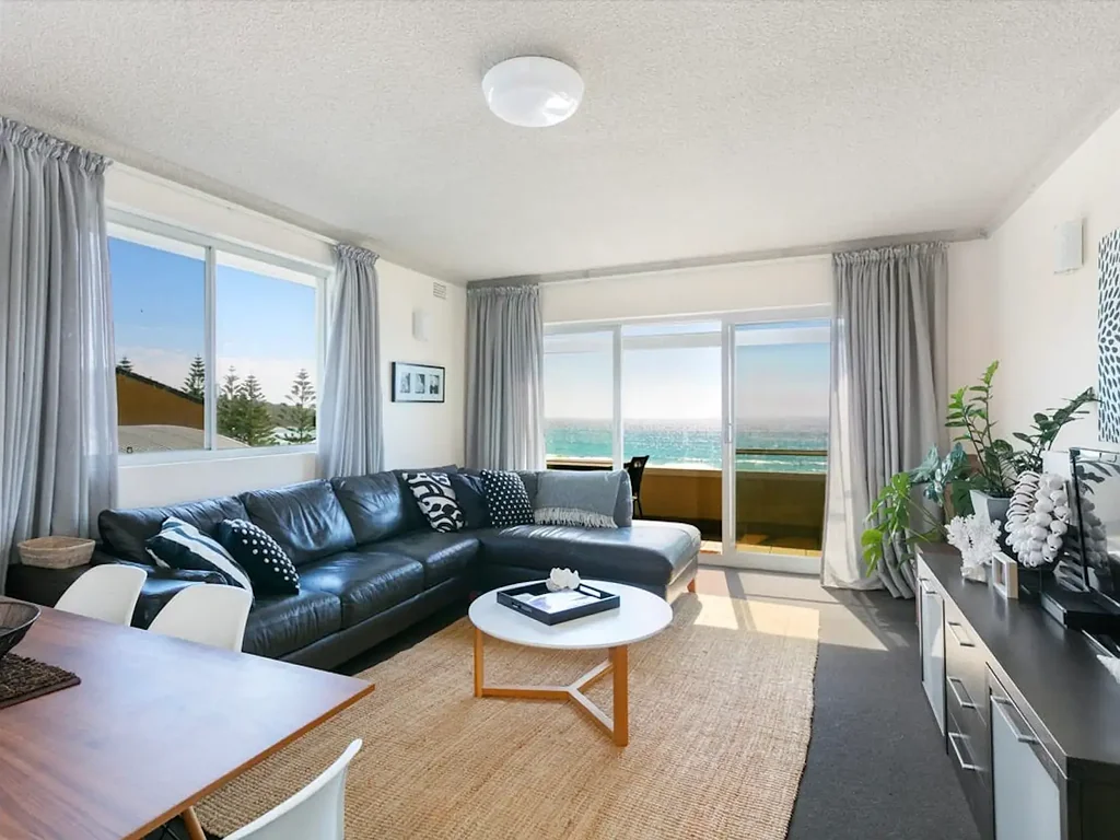 Exceptional position with uninterrupted views