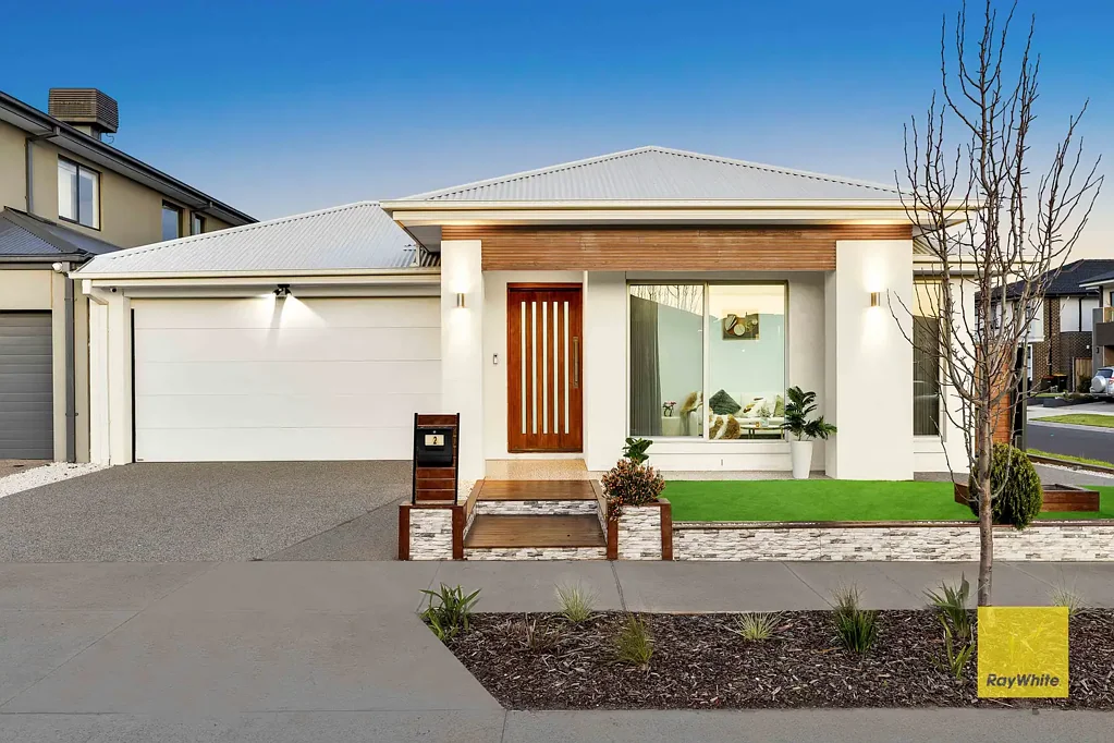 Tarneit 4બેડરૂમ Luxury Upgraded Family Home with 2 Ensuites - Steps from St Teresa of Kolkata Primary School/close to New Tarneit West Train station