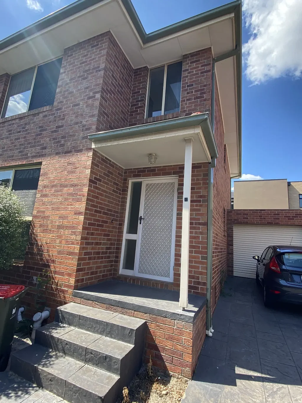 3 Bedroom 2 Bathroom Townhouse Near Monash University