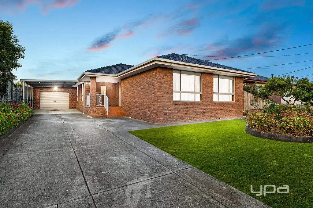 St Albans 4Zimmer Elevated, Spacious & Impeccably Maintained in a Prime Family Location