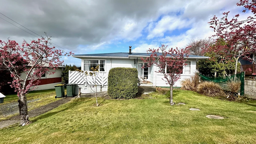 Balclutha 3 Slaapkamer Sneaky Wee Stunner on Christie Street!