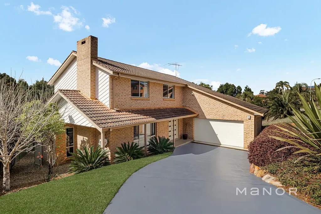 Baulkham Hills 4 Bedroom Elegant Family Living