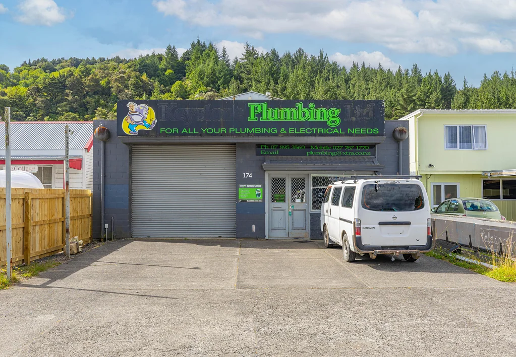 Taumarunui Versatile Workshop & Office in Prime Location!