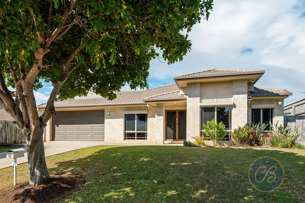 Warner 4 Bedroom Newly Renovated, Spacious Family Home Designed for Easy Living & Entertaining