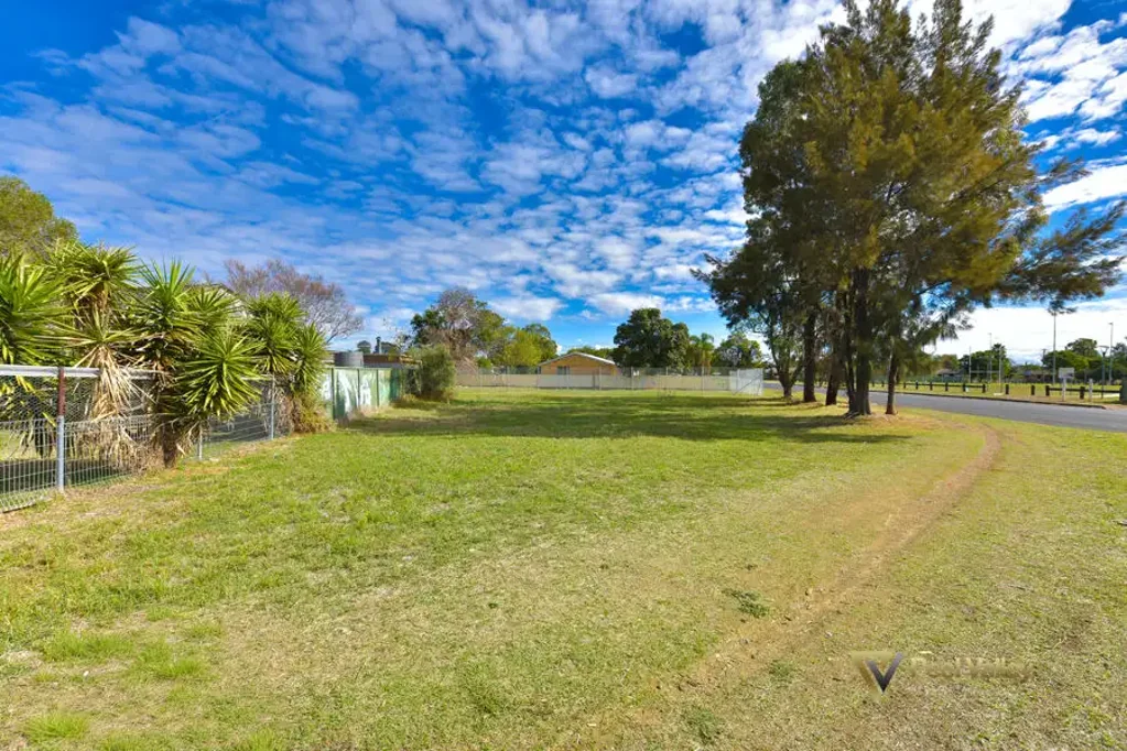 Tamworth  LOOKING FOR A CORNER BLOCK TO BUILD ON?