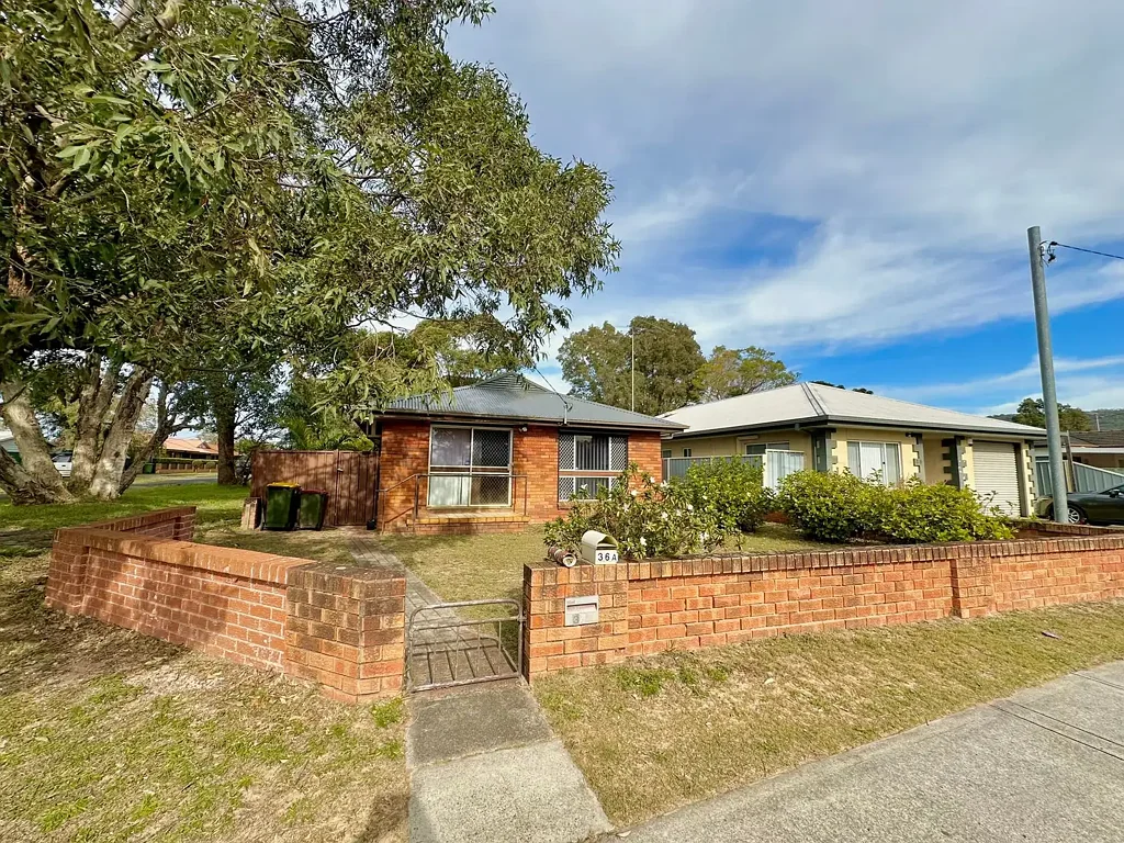 Corner Block Charm in the Heart of Umina